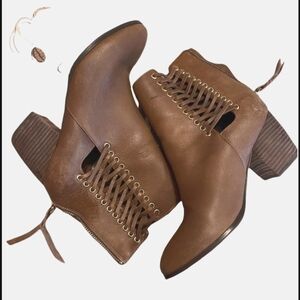 Anthropologie Cynthia Vincent Brown Lace-Up Ankle Boots